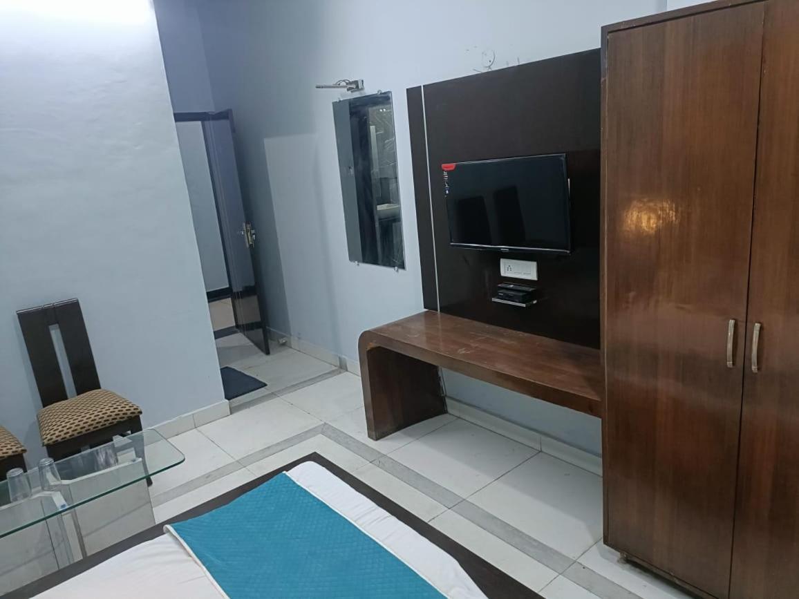 Hotel Krishna Residency Mahoba Esterno foto