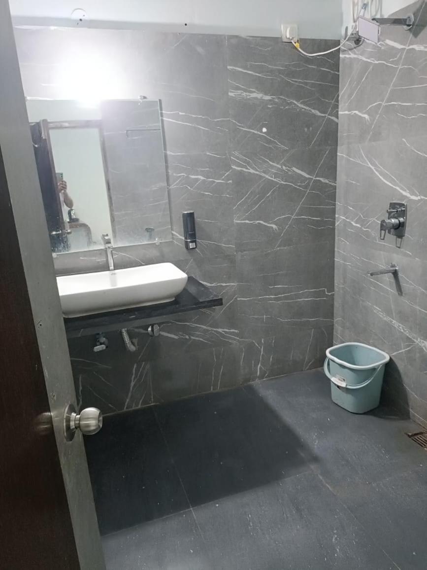 Hotel Krishna Residency Mahoba Esterno foto