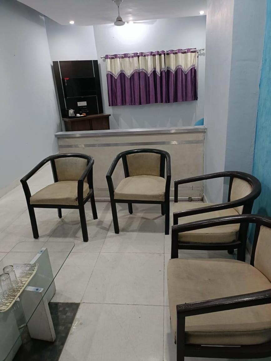 Hotel Krishna Residency Mahoba Esterno foto