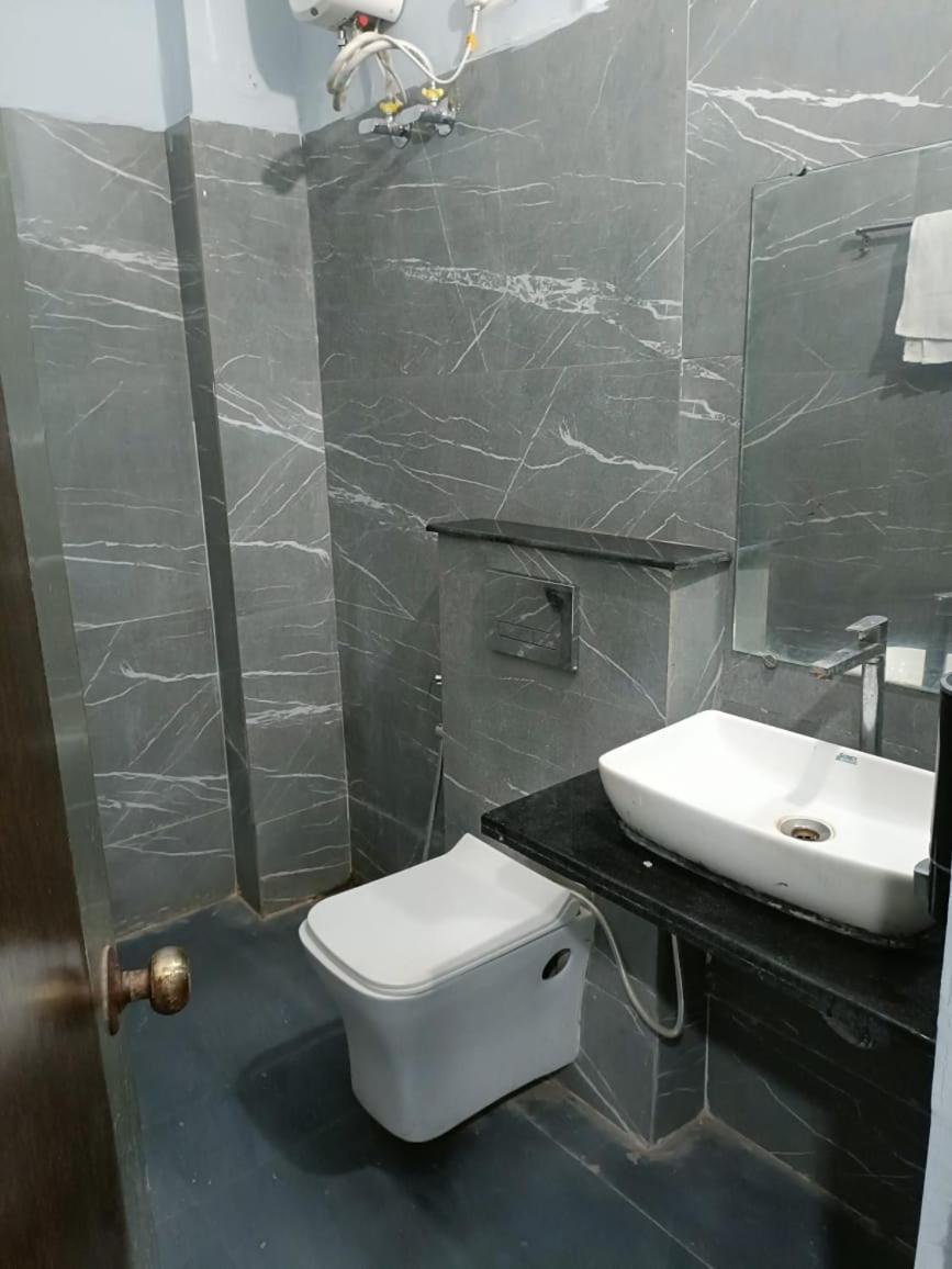 Hotel Krishna Residency Mahoba Esterno foto